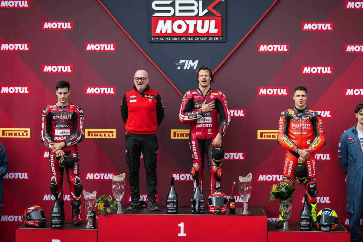Superbike Aragon 2026, tutti contro Bulega: gli orari tv e streaming su Sky, TV8 e Now
