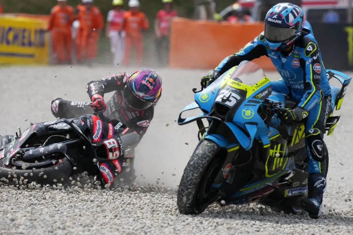 Incidente tra Jorge Martin e Raul Fernandez nella gara MotoGP a Barcellona, Catalunya