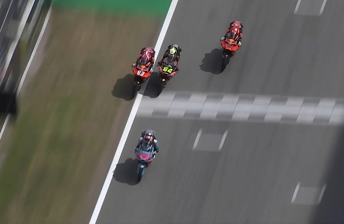Nail-biting Moto3 finish: Quiles triumphs at Montmeló, but Carpe's 'green'
