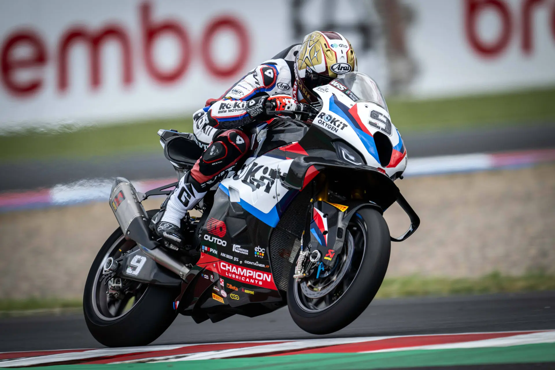 Danilo Petrucci, pauroso incidente a Most: weekend concluso, le condizioni del pilota BMW