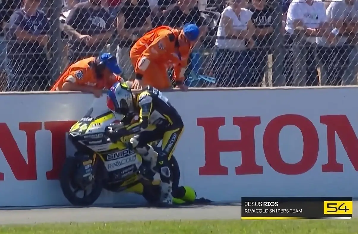 Moto3 show a Le Mans: Fernandez strappa la pole a Quiles, caos termocoperta per Rios