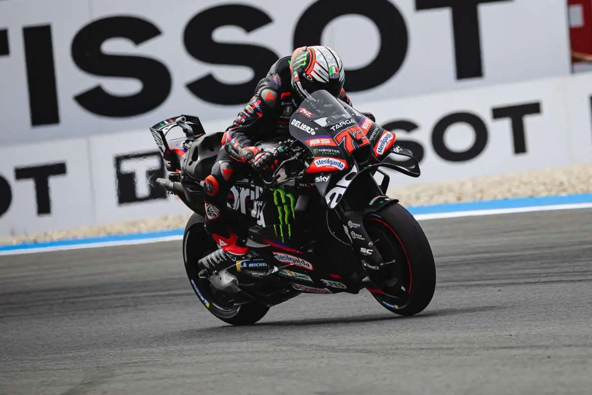 MotoGP Assen: ruggito di Bezzecchi nel Warm Up. Gli orari TV di oggi