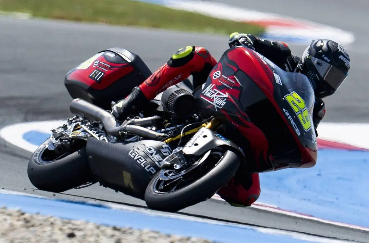 Iannone attacca ma è d’argento: show Bagger ad Assen, com'è andata Gara 2