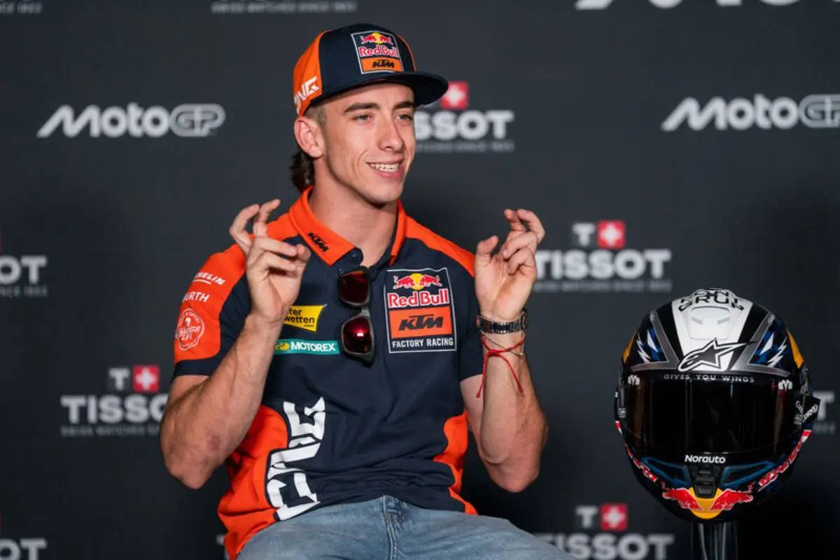 Acosta in Ducati, la reazione di Marquez e il consiglio di Bagnaia: "Non è un mostro"