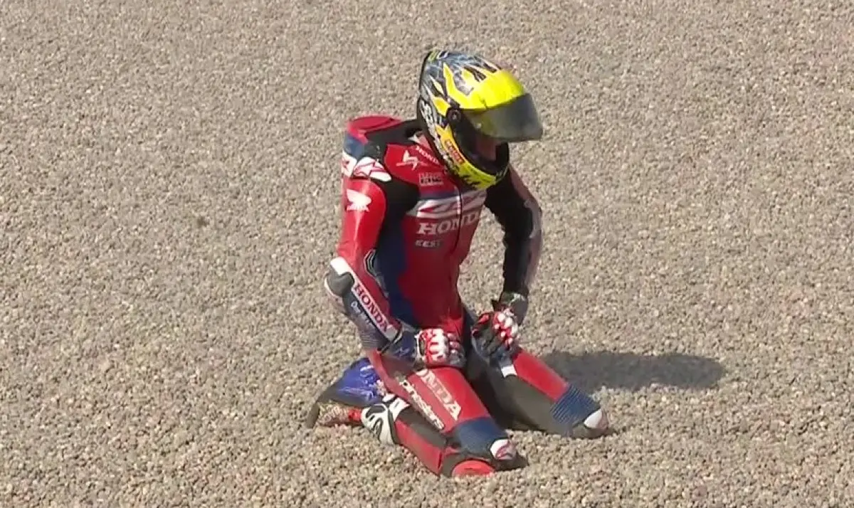 Superbike Donington: prove 1, la caduta di Jake Dixon