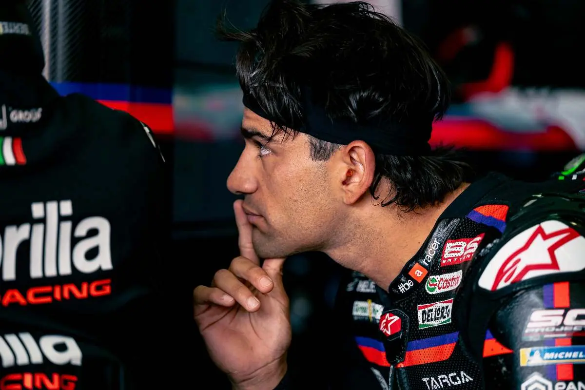Jorge Martin nel box Aprilia MotoGP