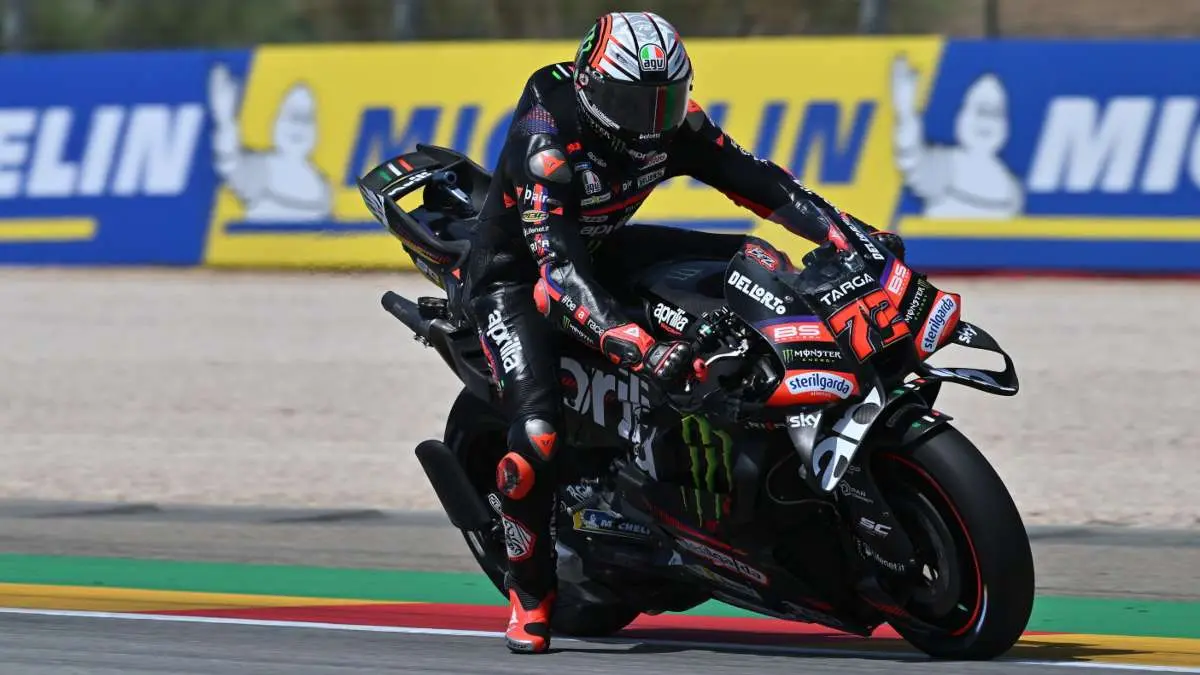 Marco Bezzecchi guida la Aprilia MotoGP ad Aragon