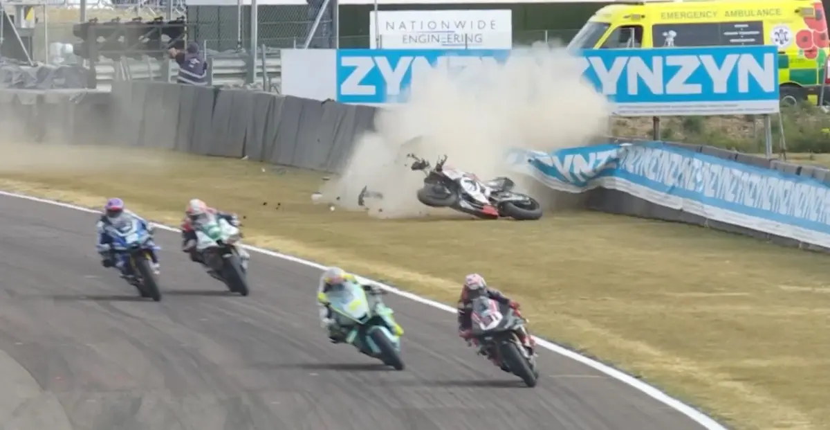 British Superbike: L'incidente di Max Cook a Thruxton
