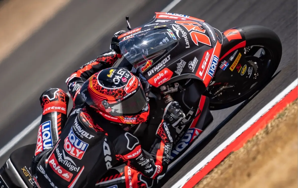 Manuel Gonzalez, che errore in Moto2 a Silverstone!