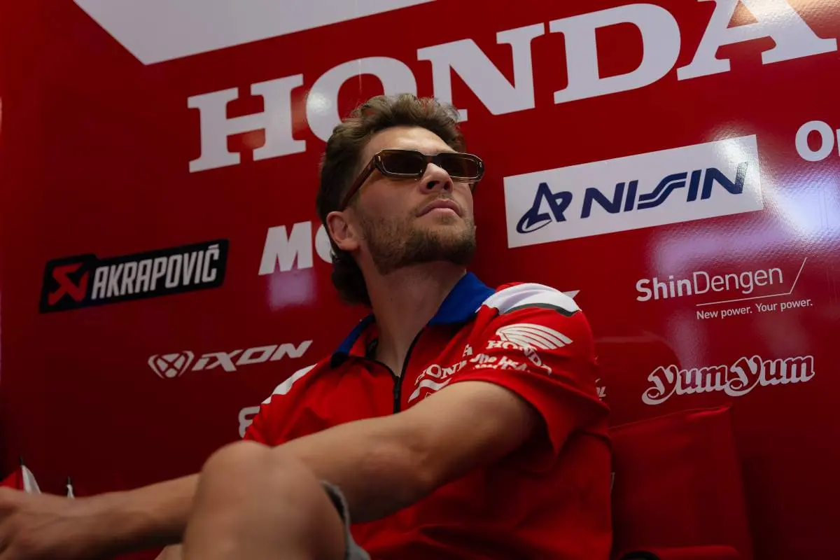 Jake Dixon pilota Honda HRC Superbike