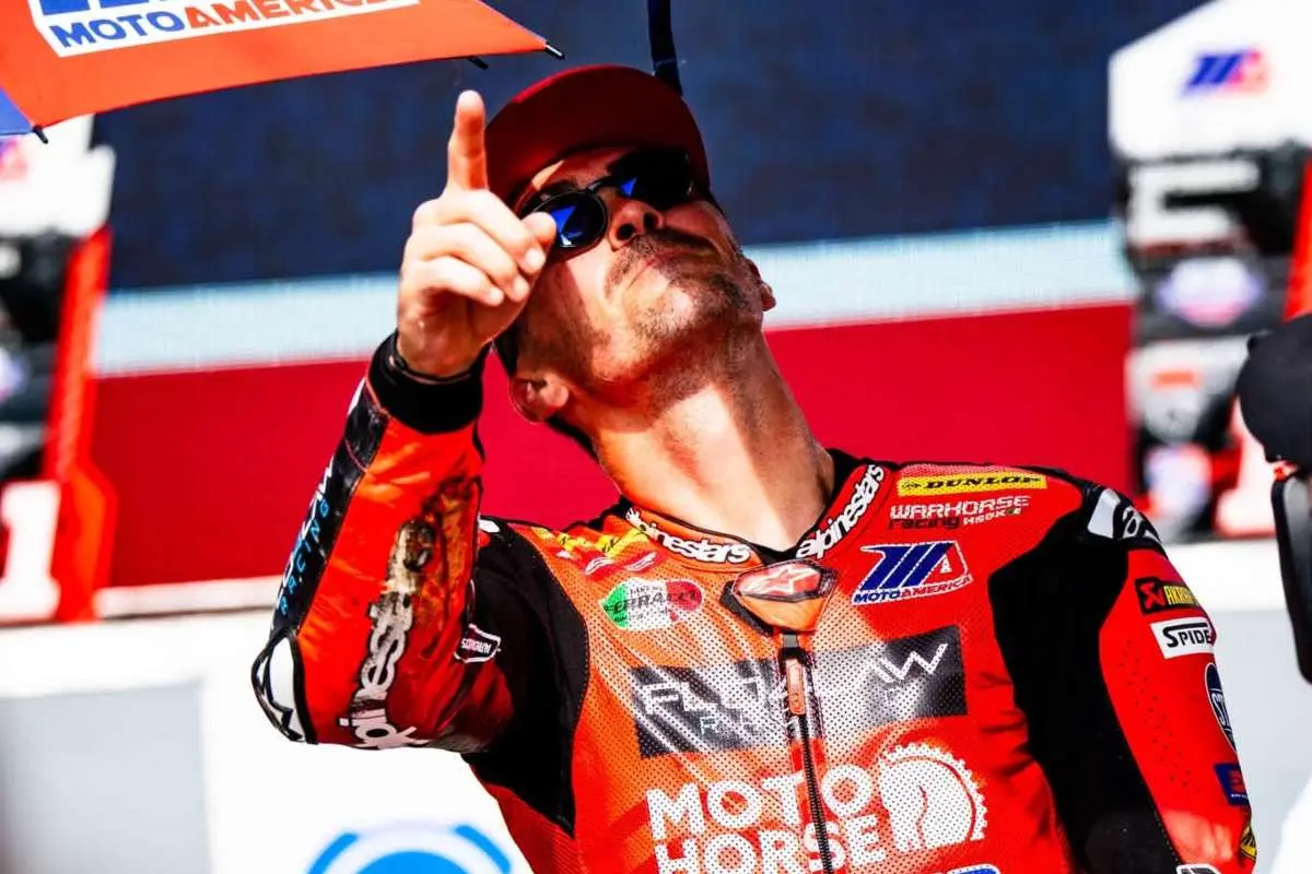 Loris Baz pilota Warhorse Ducati nel MotoAmerica Superbike