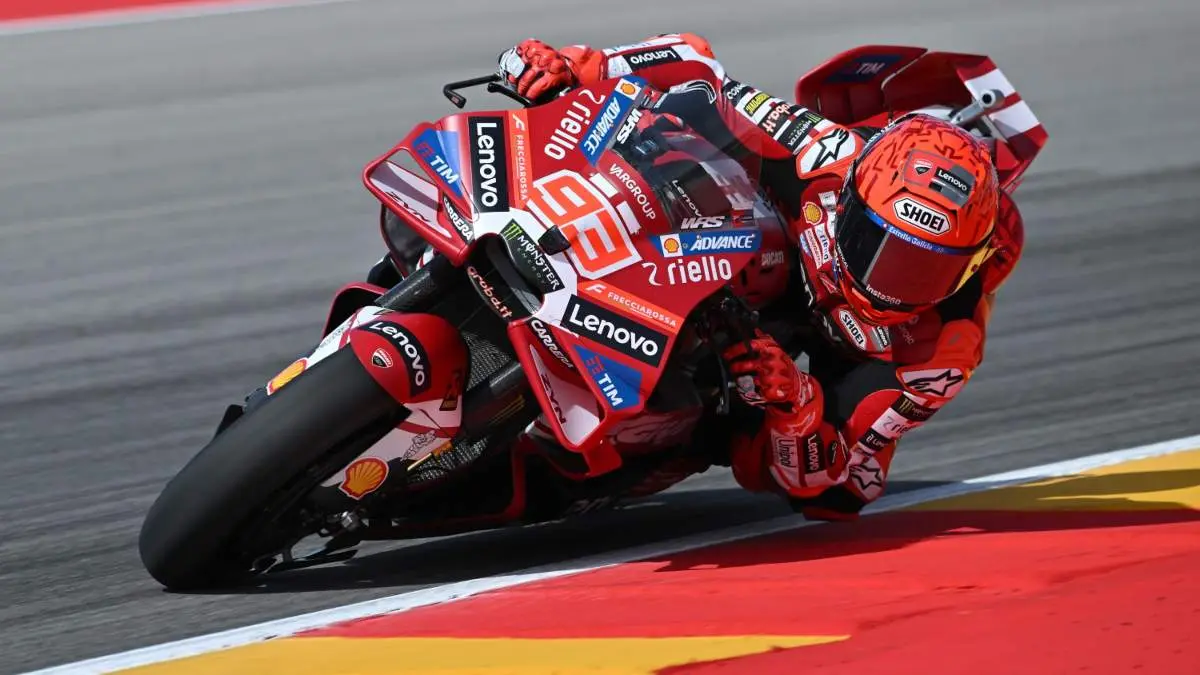 Marc Marquez pilota Ducati guida la Desmosedici MotoGP ad Aragon