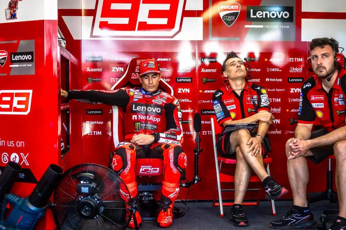 Marc Marquez nel box Ducati