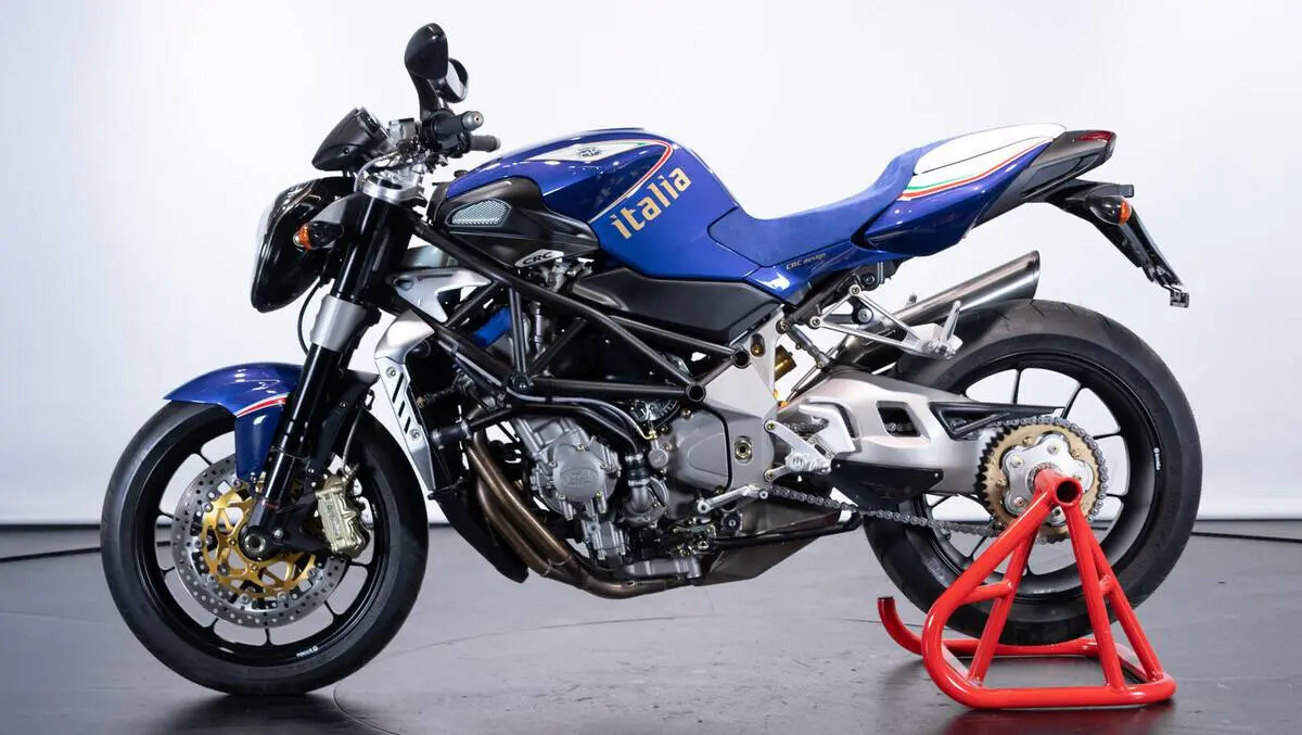 mv-agusta-brutale-910r-campioni-italia