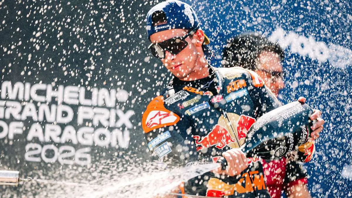 Pedro Acosta pilota KTM MotoGP festeggia il podio ad Aragon