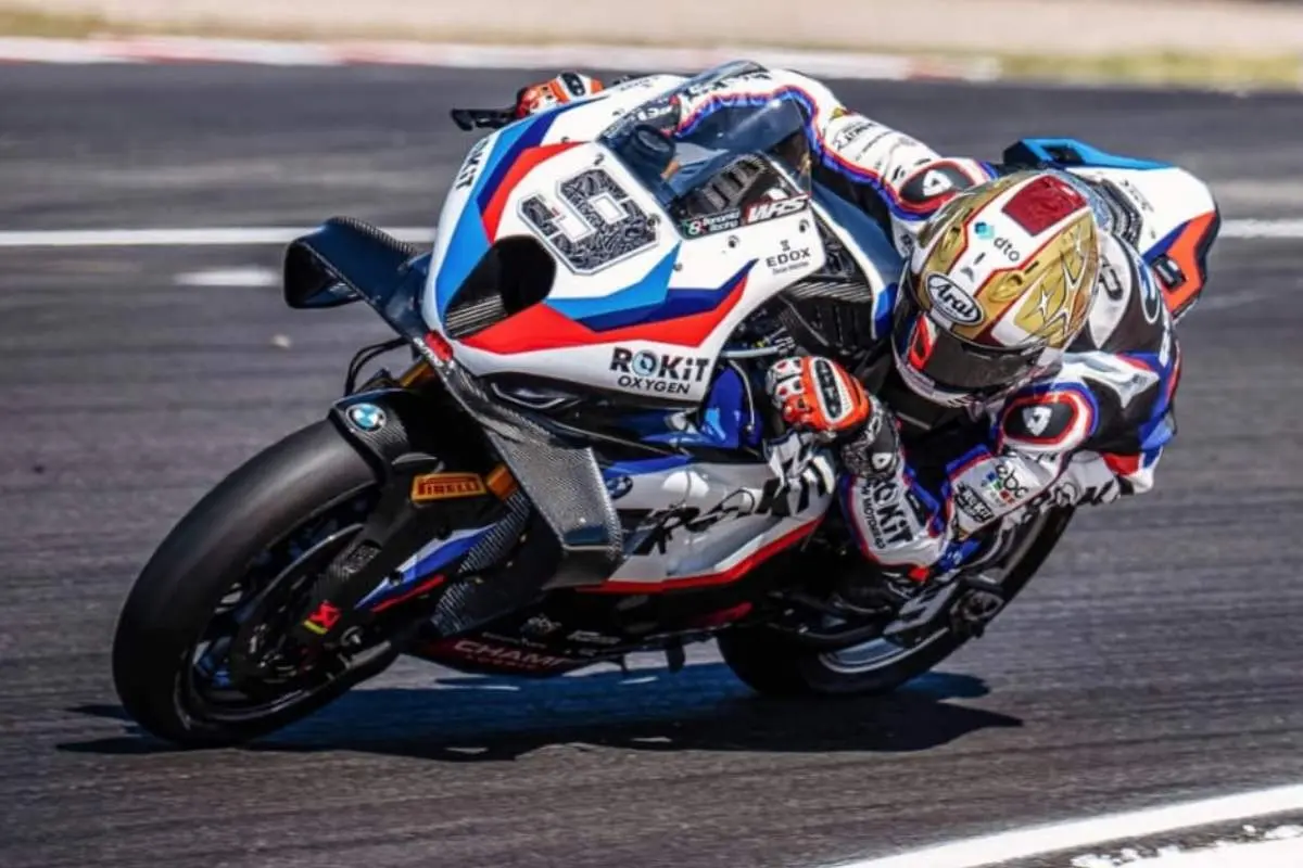 Danilo Petrucci guida la BMW M 1000 RR Superbike a Magny-Cours