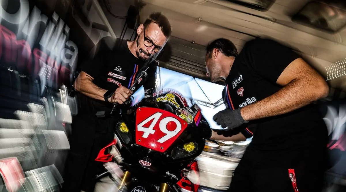 Endurance: i segreti del box Aprilia