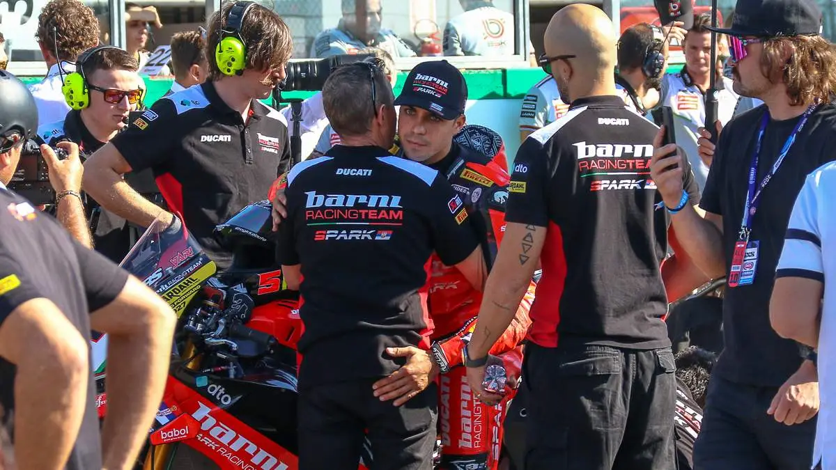 Marco Barnabò e Yari Montella sulla griglia Superbike al Cremona Circuit