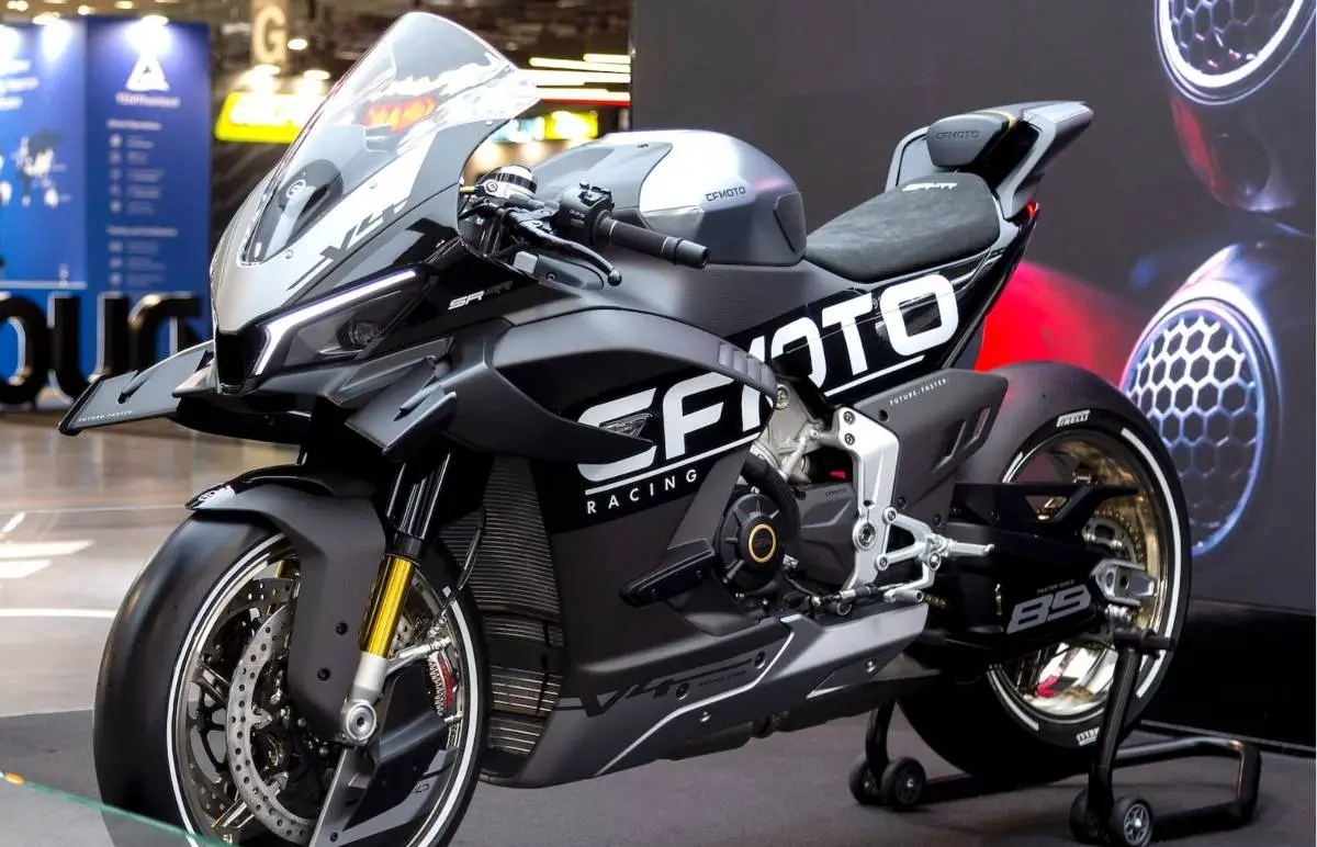 CFMoto Superbike: cominciati i test racing