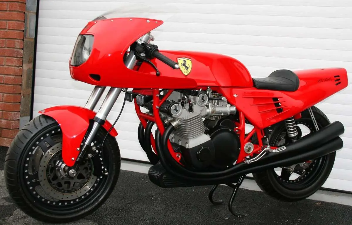 Ferrari-900-1