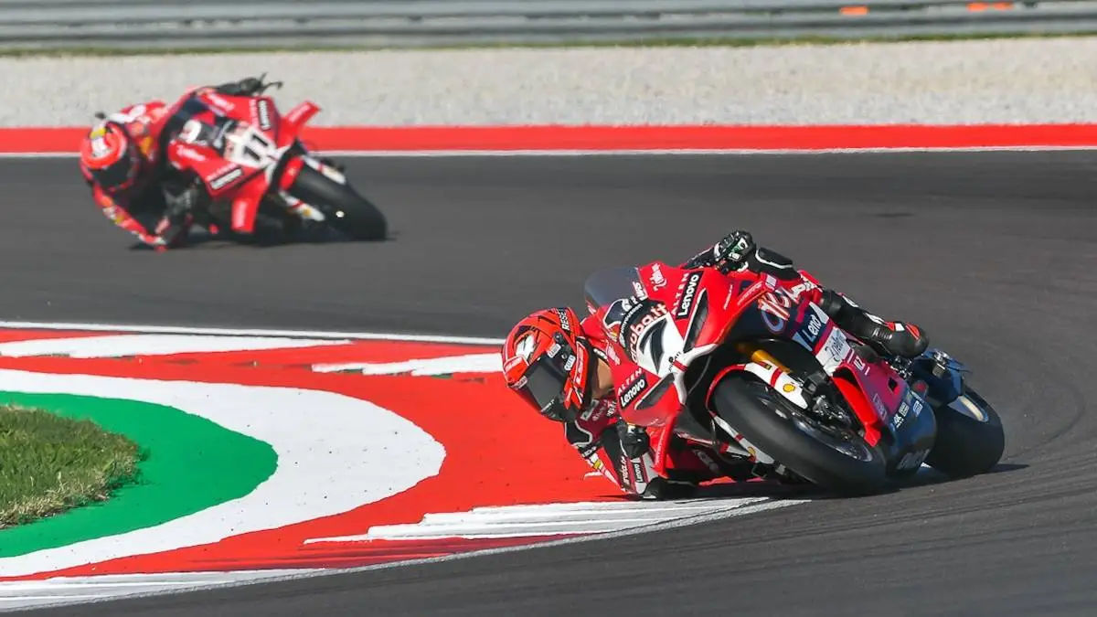 Superbike Cremona: Iker Lecuona vince anche la Superpole Race