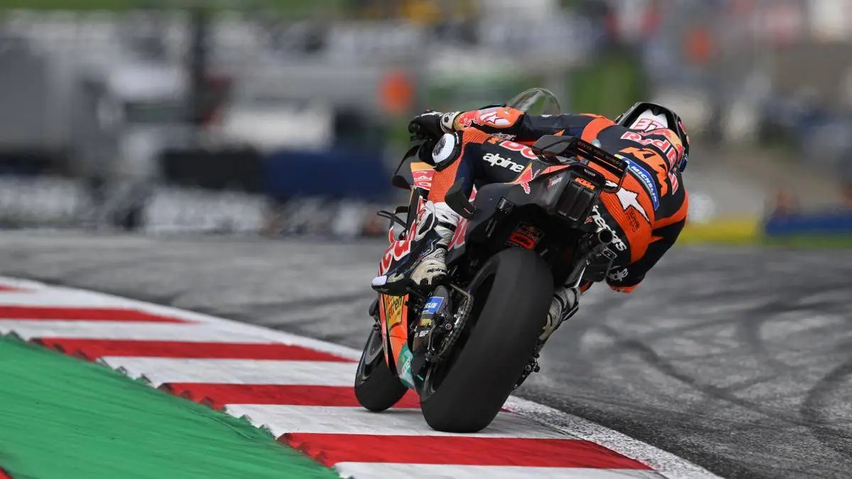 Pedro Acosta guida la KTM RC16 MotoGP in Austria