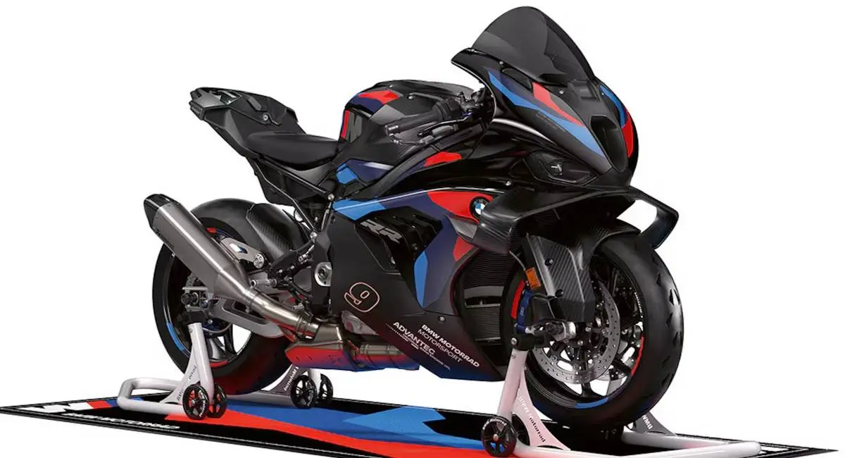 Novità: BMW M1000RR model year 2027