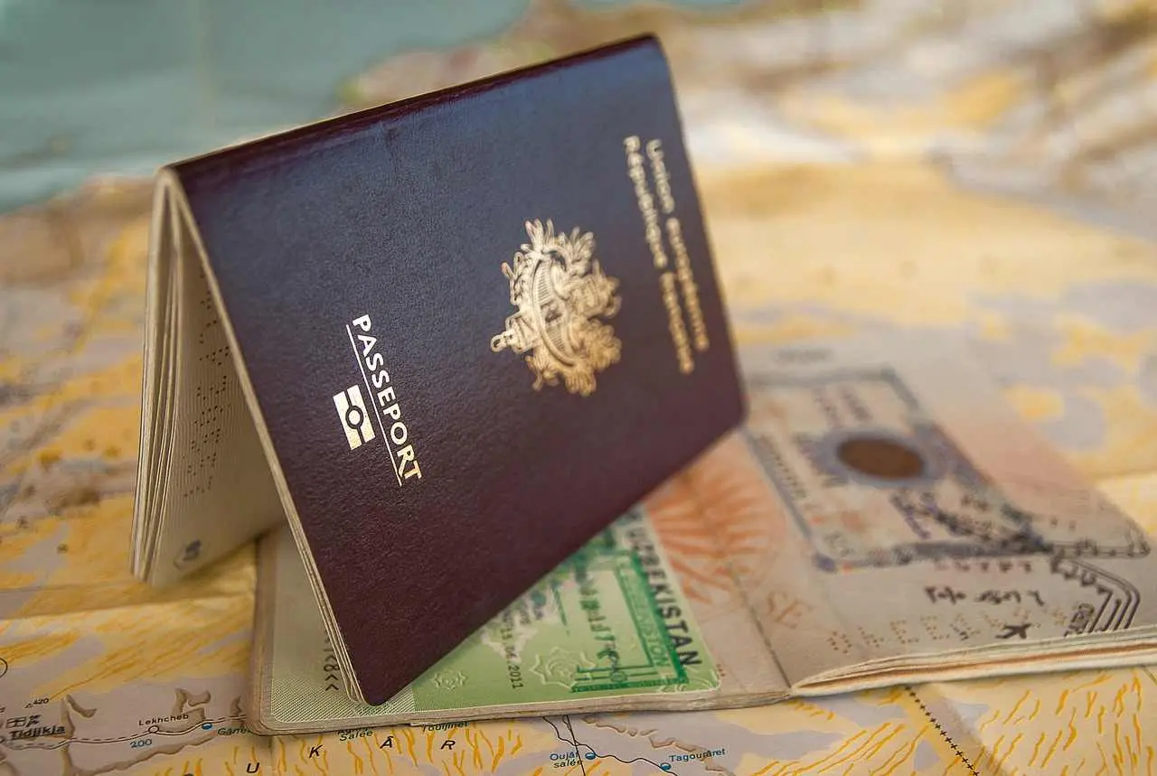 passport 3127925 1280