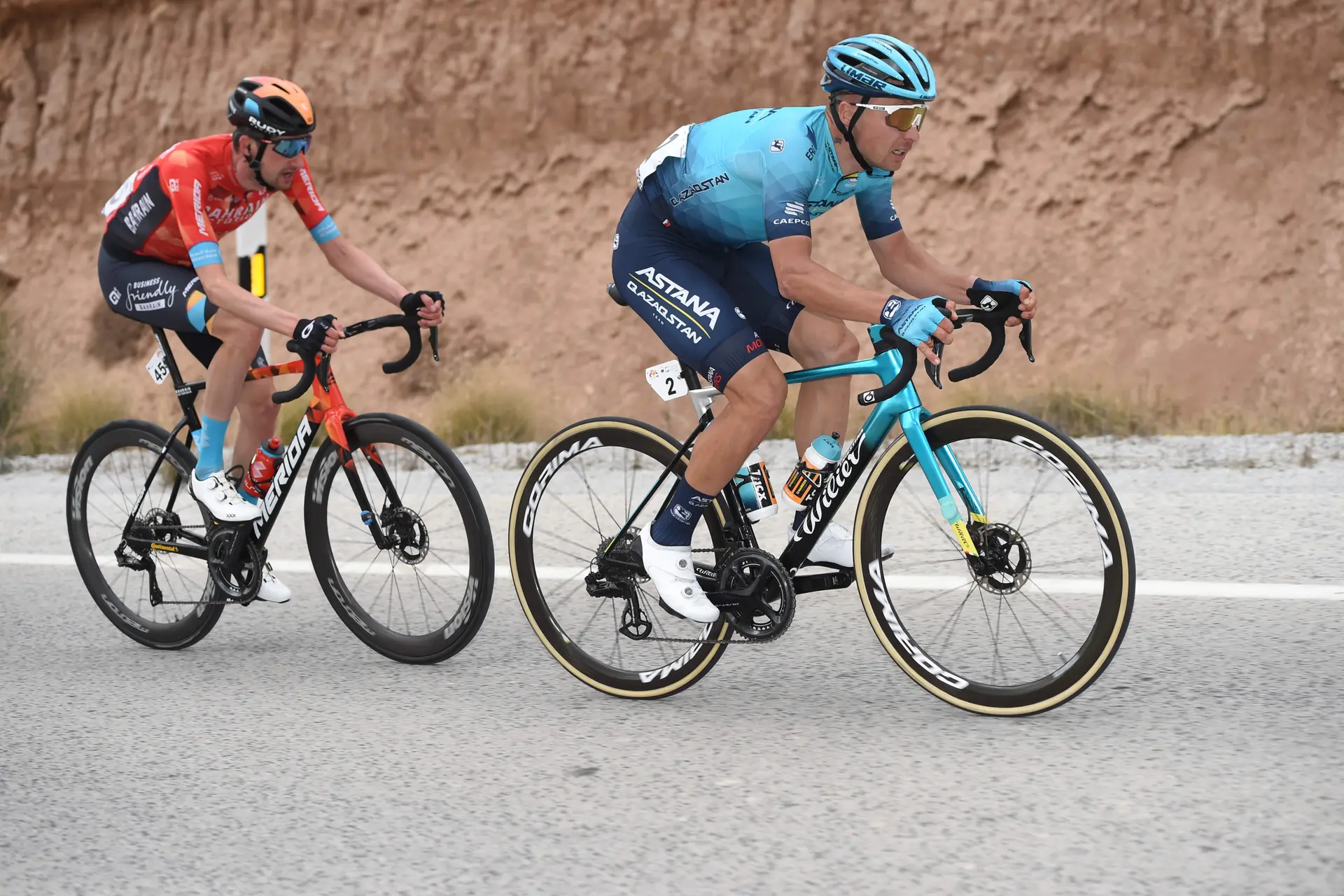 Alexey Lutsenko fractures collarbone and shoulder in altitude camp training crash
