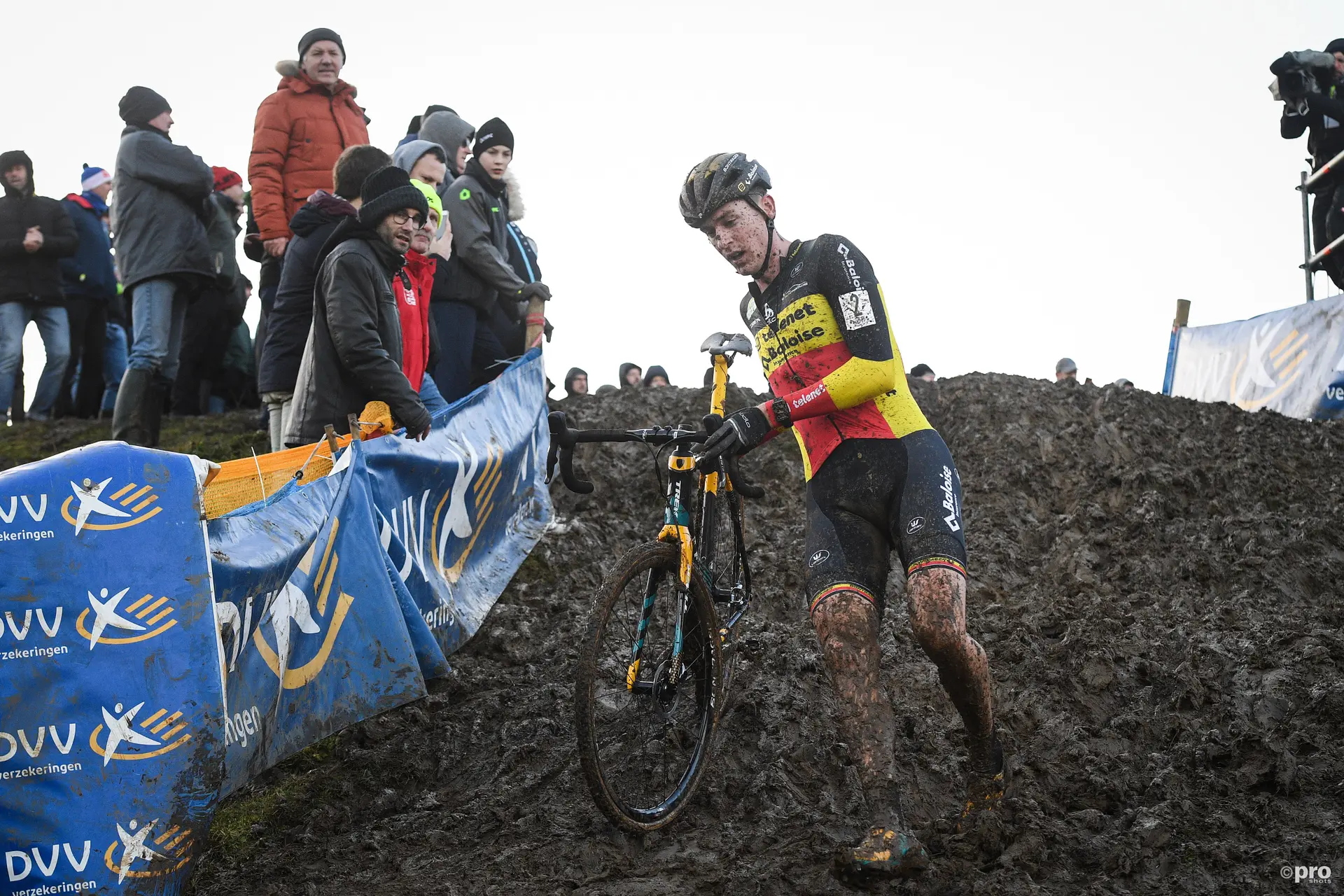 Toon Aerts falha por pouco o pódio no seu regresso às corridas no Exact Cross Sint-Niklaas: "Dei tudo por tudo"