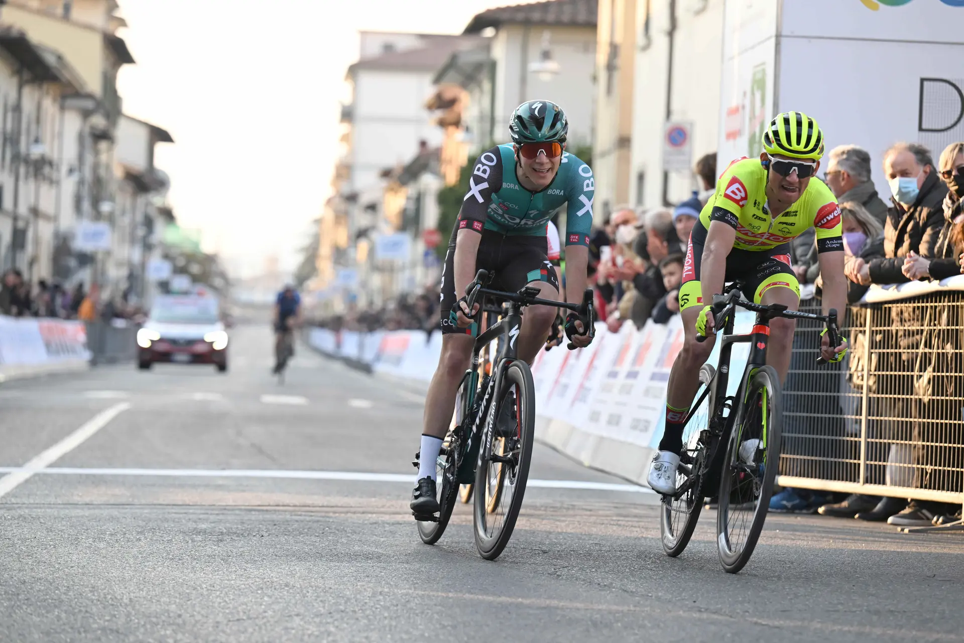 Painkiller use under fire of Cian Uijtdebroeks: "I don't intend to undermine my long-term health for short-term performance"
