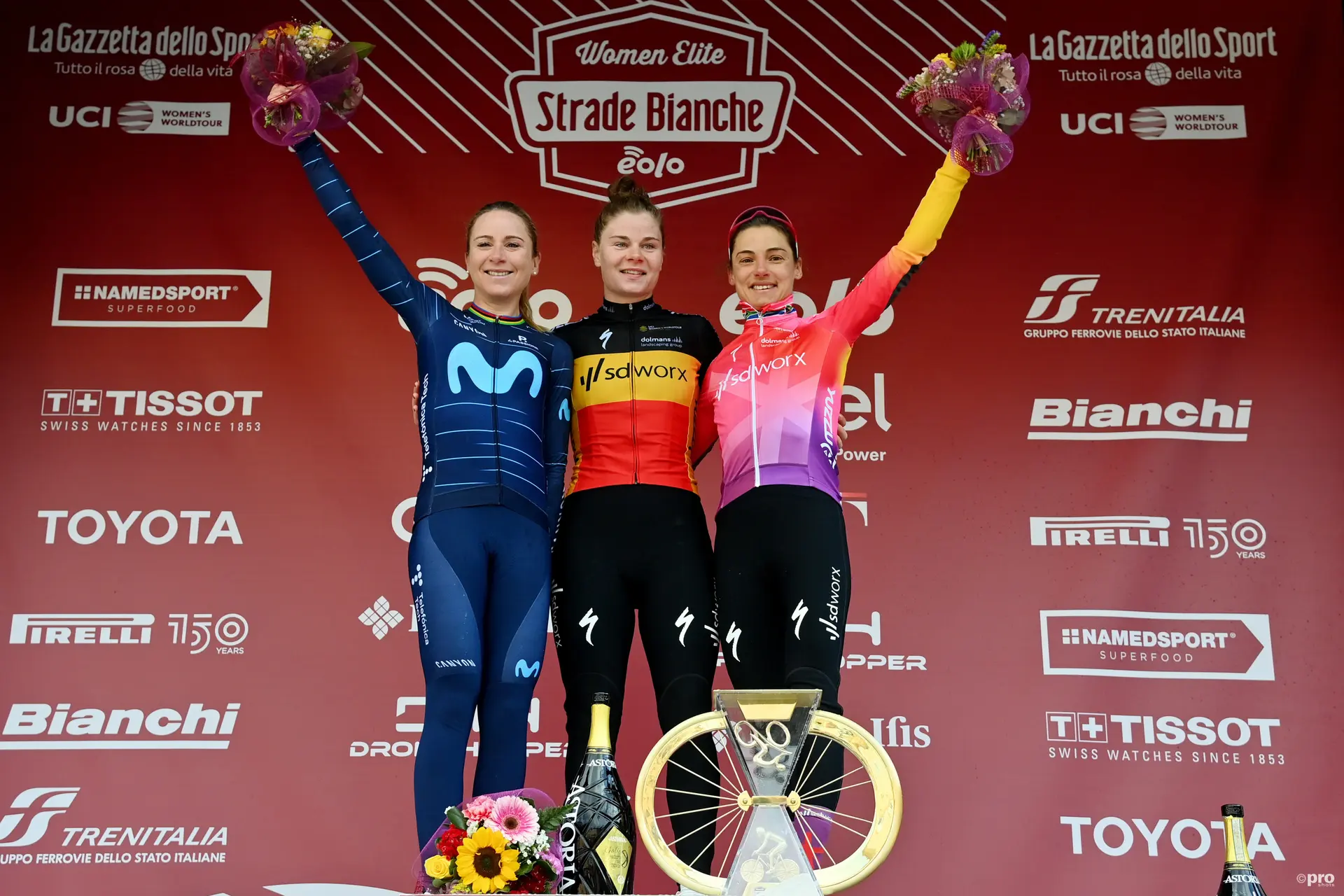 Lista de partida preliminar da Strade Bianche Feminina, incluindo Lotte Kopecky, Demi Vollering, Elisa Longo Borghini, Ana Vitória Magalhães Katarzyna Niewiadoma e Puck Pieterse
