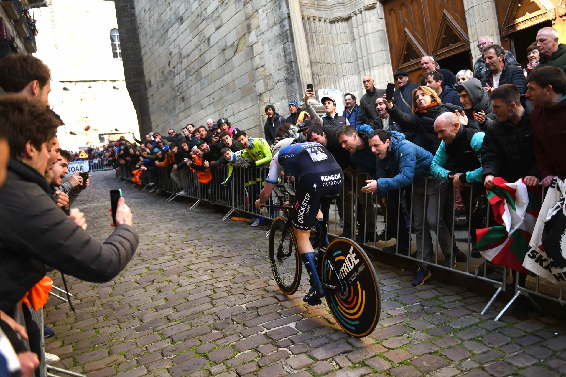 Video | "Spoilt little brat", Evenepoel receives backlash after pushing Turner at Brabantse Pijl