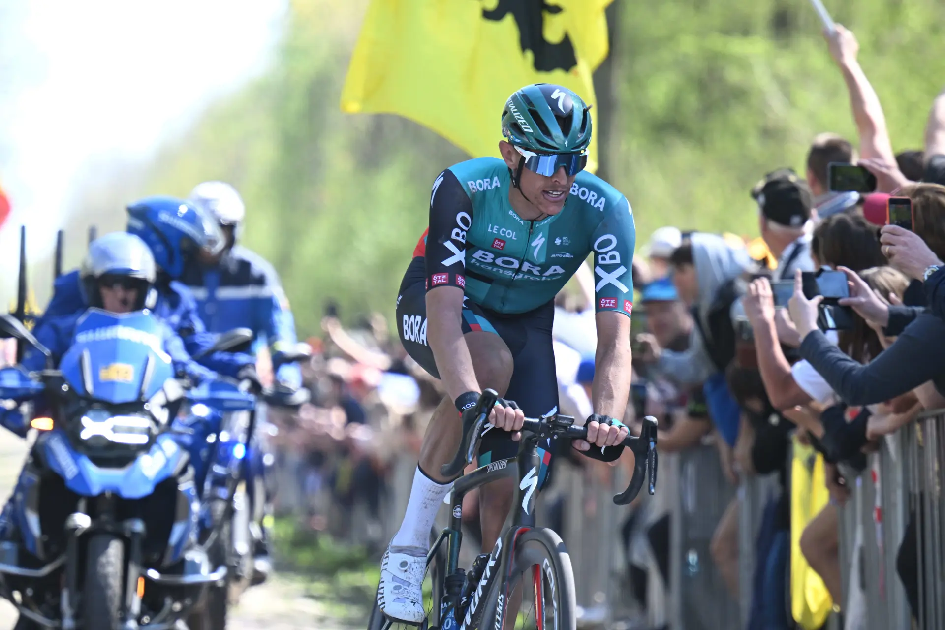 Home victory for Nils Politt at Rund um Köln