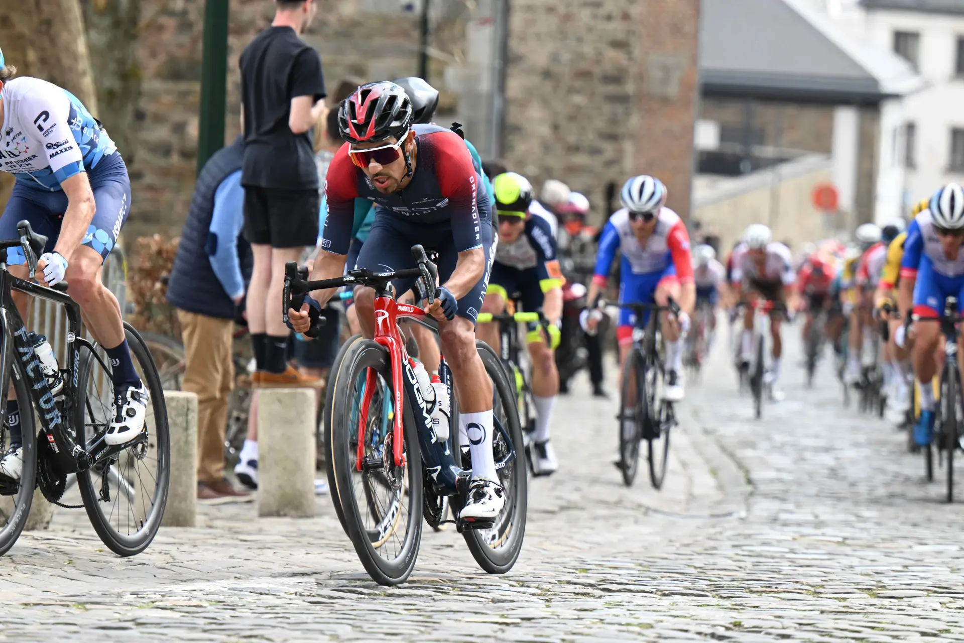 Daniel Martínez confident that he "can compete with the Slovenians" at the Tour de France.
