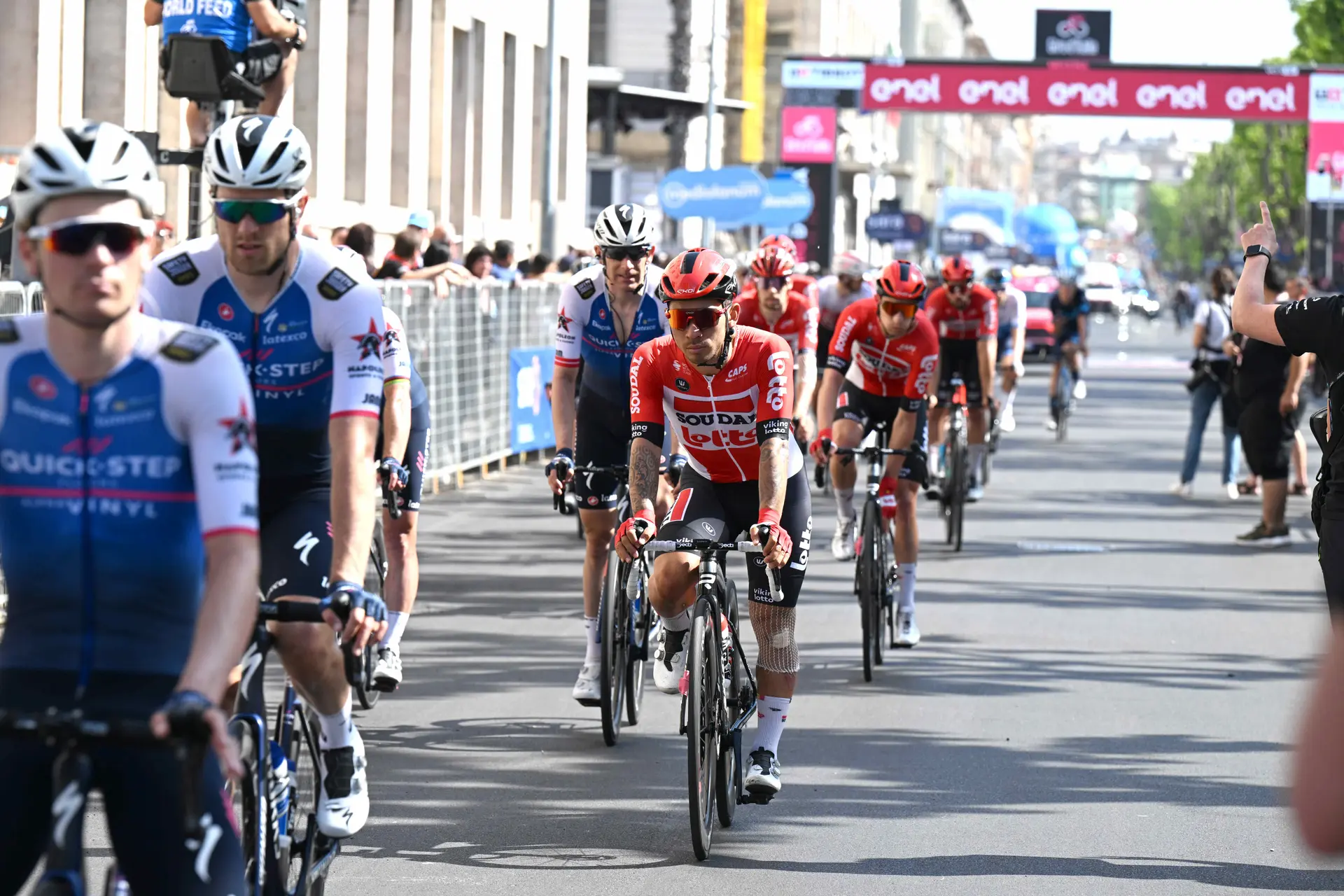 Badly timed puncture spells disaster for Caleb Ewan who missed out on bunch sprint