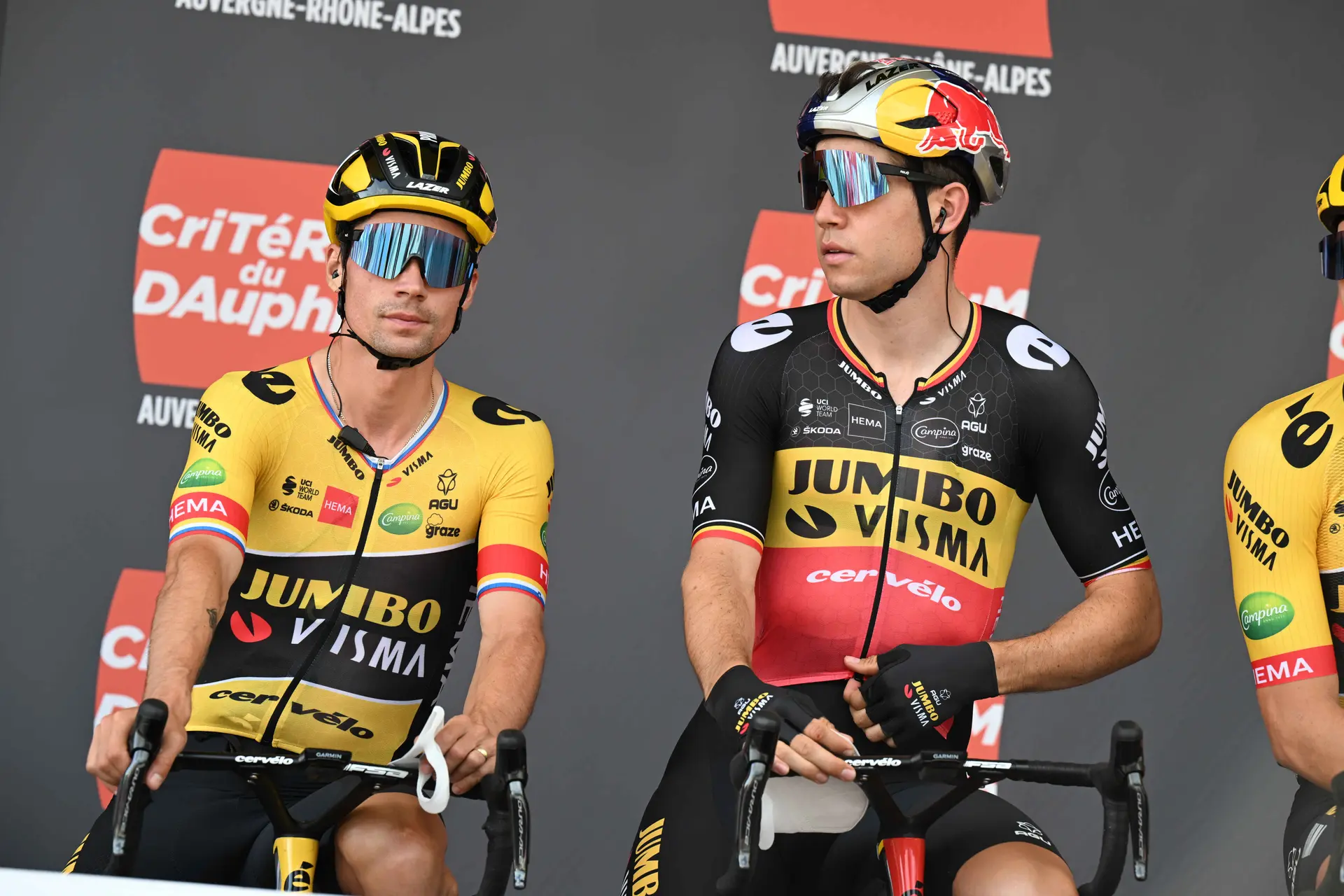 Van Aert talks about Roglic's crash: "It will probably be hard to overcome this crash but I'm convinced he will manage to do that"