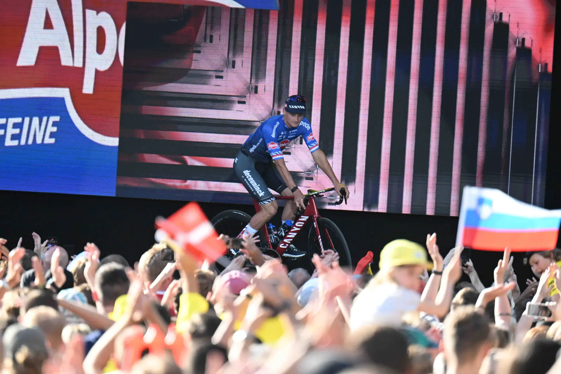 Mathieu van der Poel eyeing yellow jersey in Tour de France cobblestones: 20 seconds in a Roubaix stage is not much