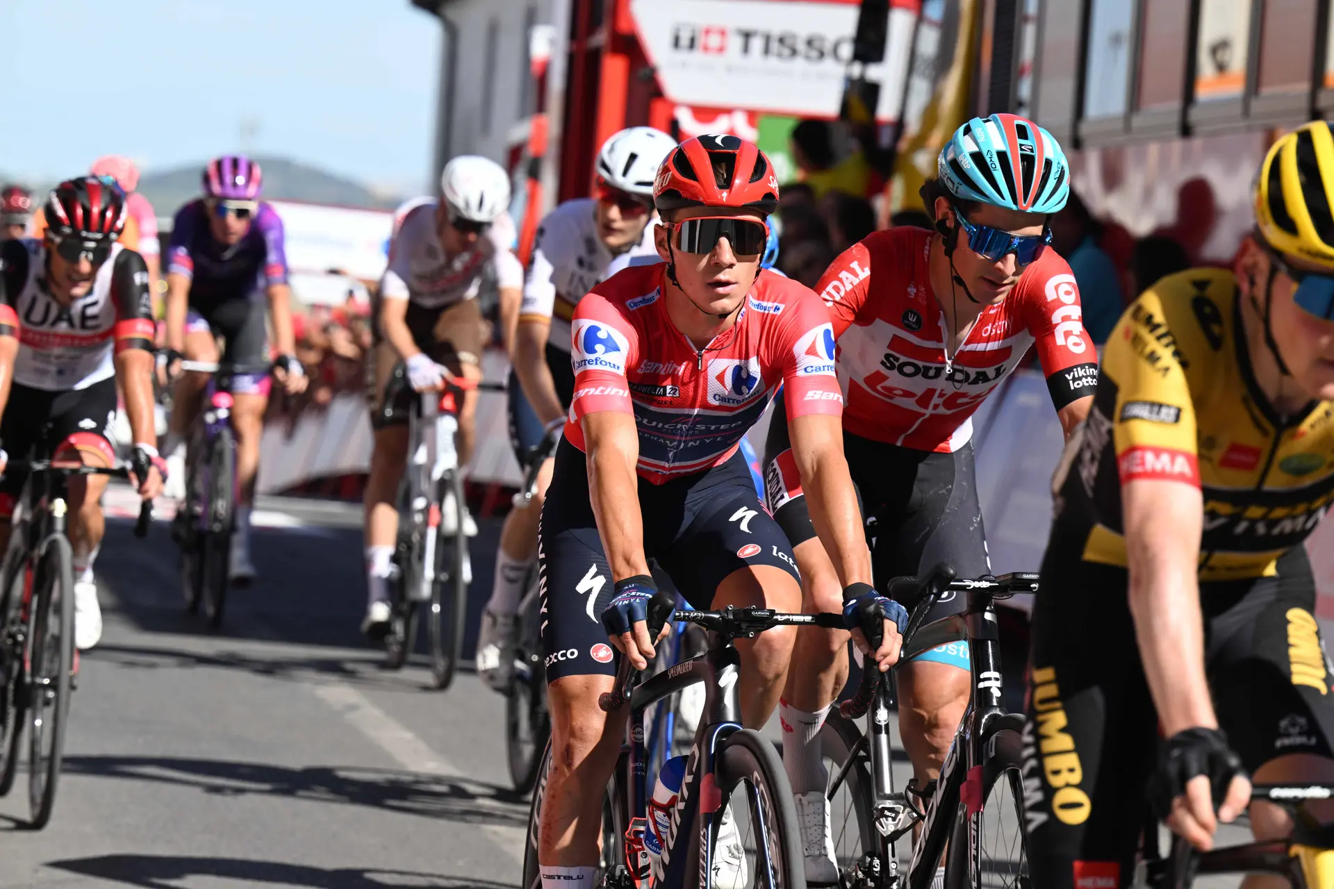 "I’m going to stay far away from him" - Evenepoel looking to avoid Juan Ayuso following Covid-19 infection