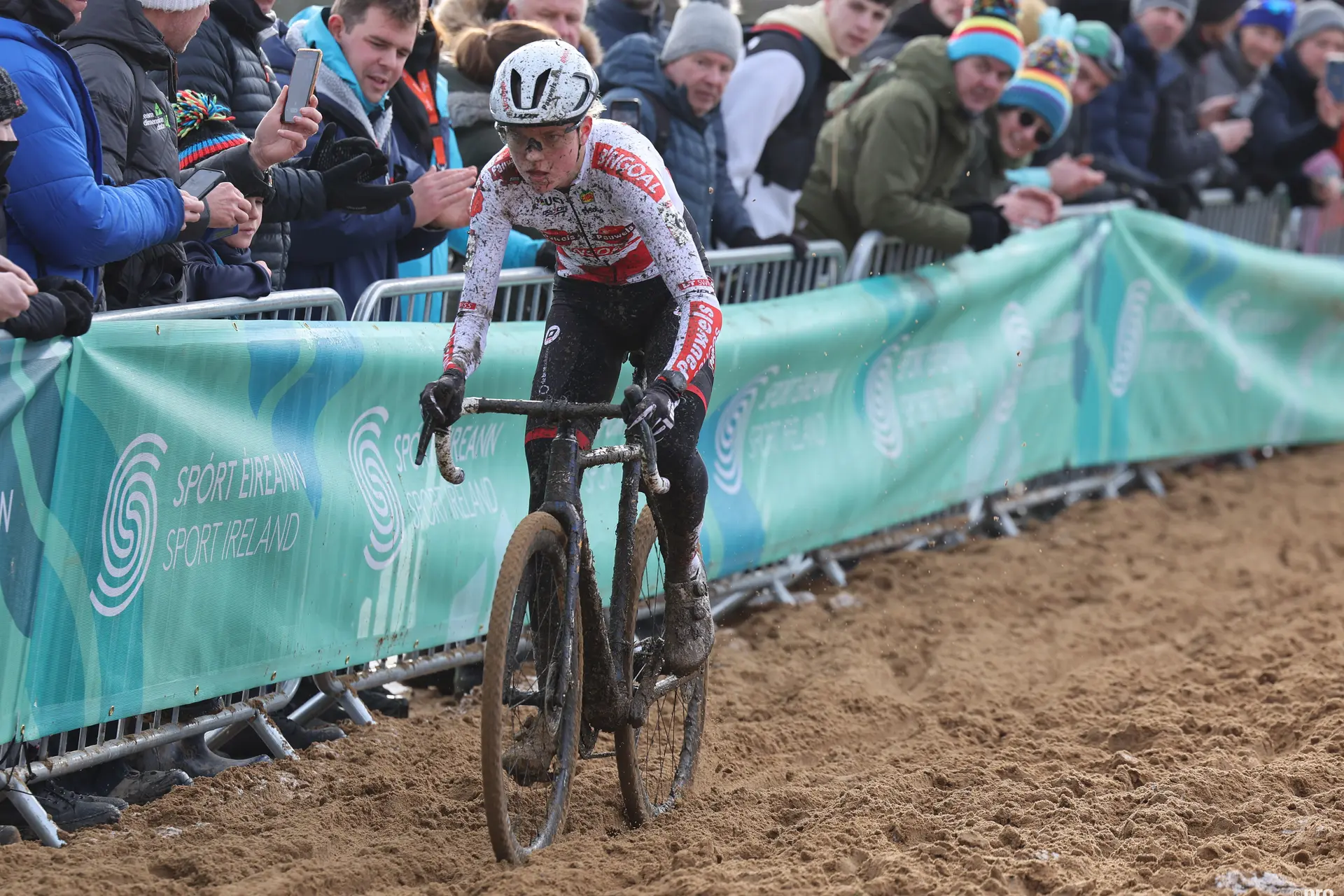 "I don't think it will always be like this" - Fem van Empel dominated first World Cup round in Waterloo