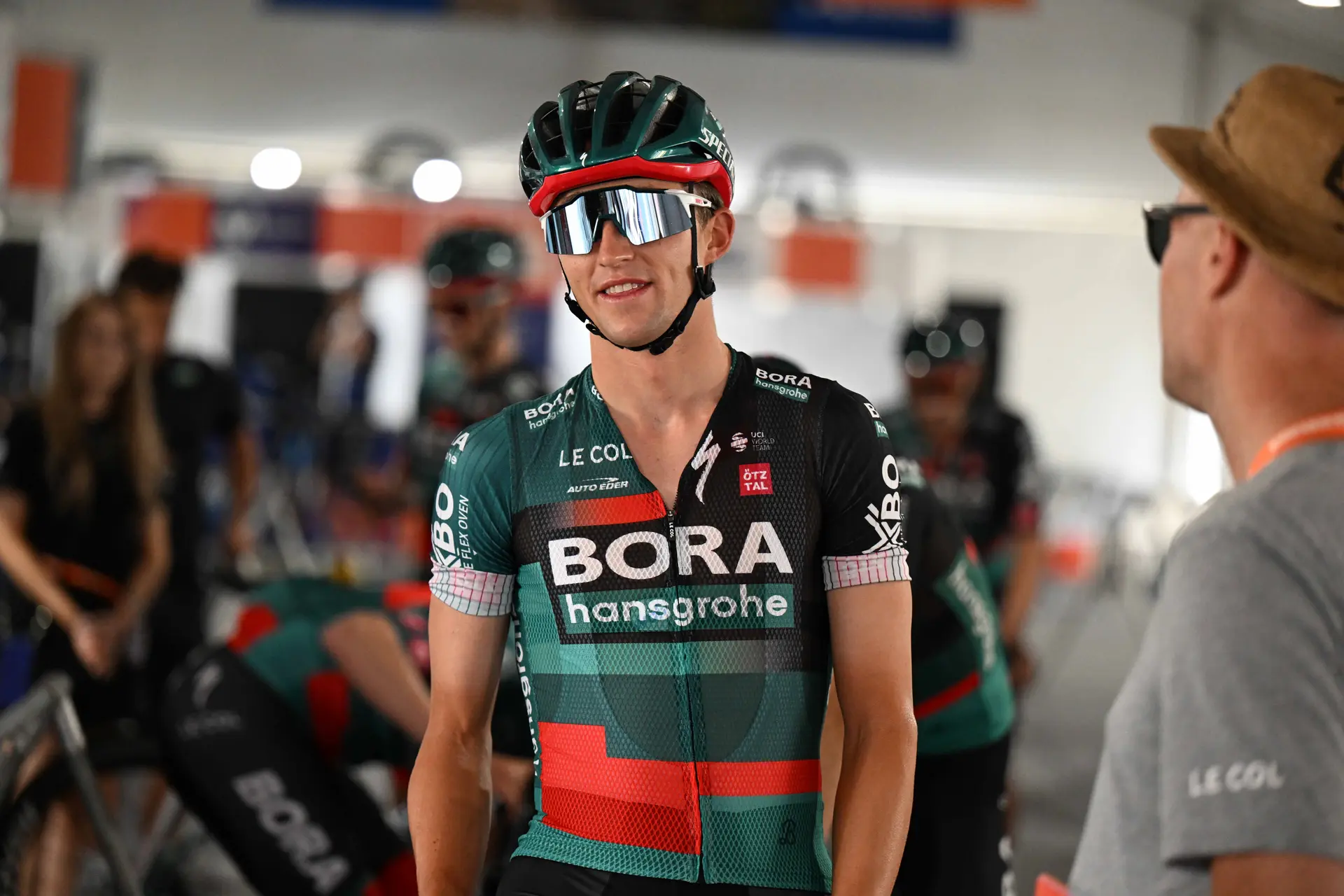 Jai Hindley: "I have to do a lot of work to be at the level of Tadej Pogacar and Jonas Vingegaard"