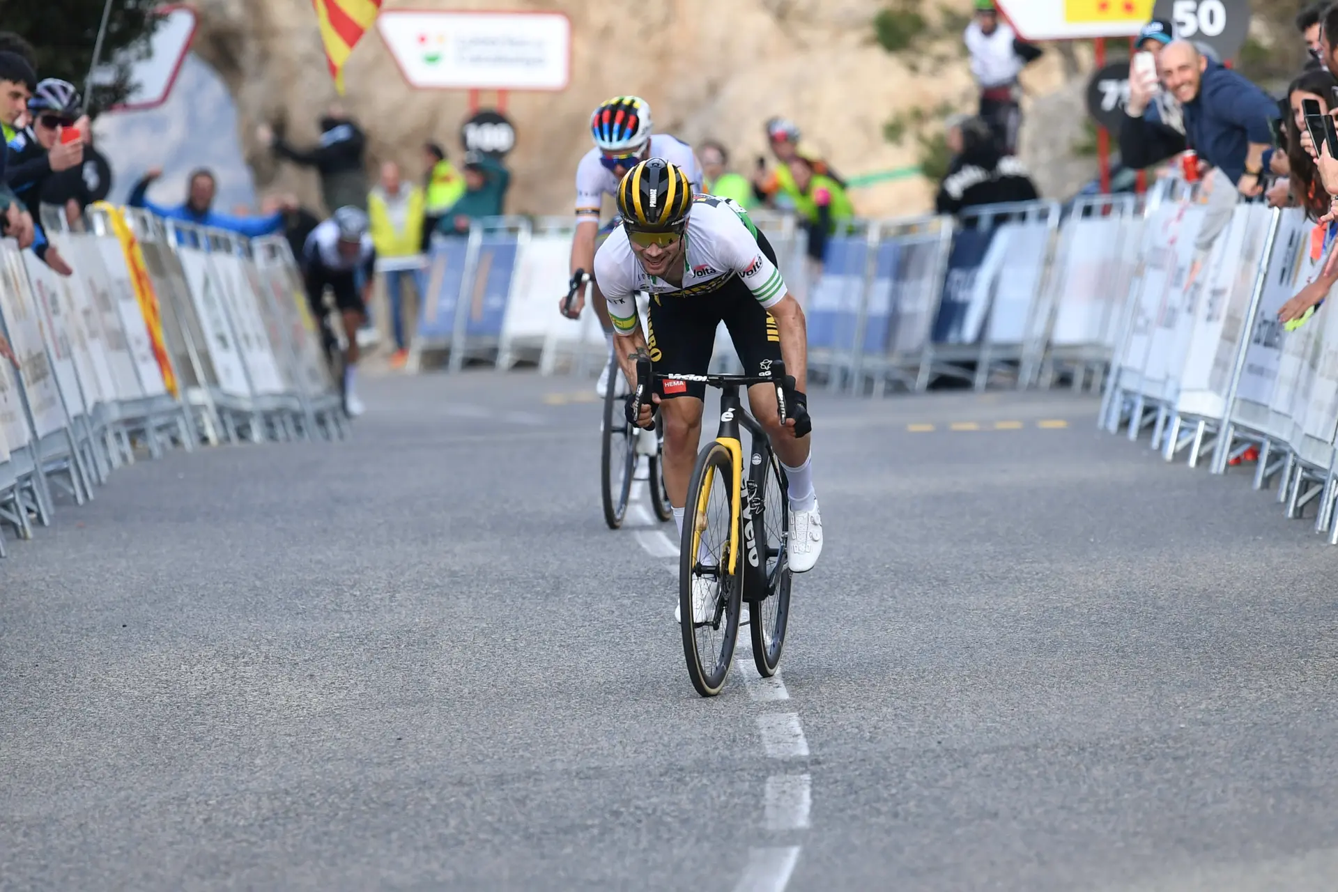 Volta a Catalunya: Primoz Roglic wins queen stage and defends race lead after cracking Evenepoel in final sprint