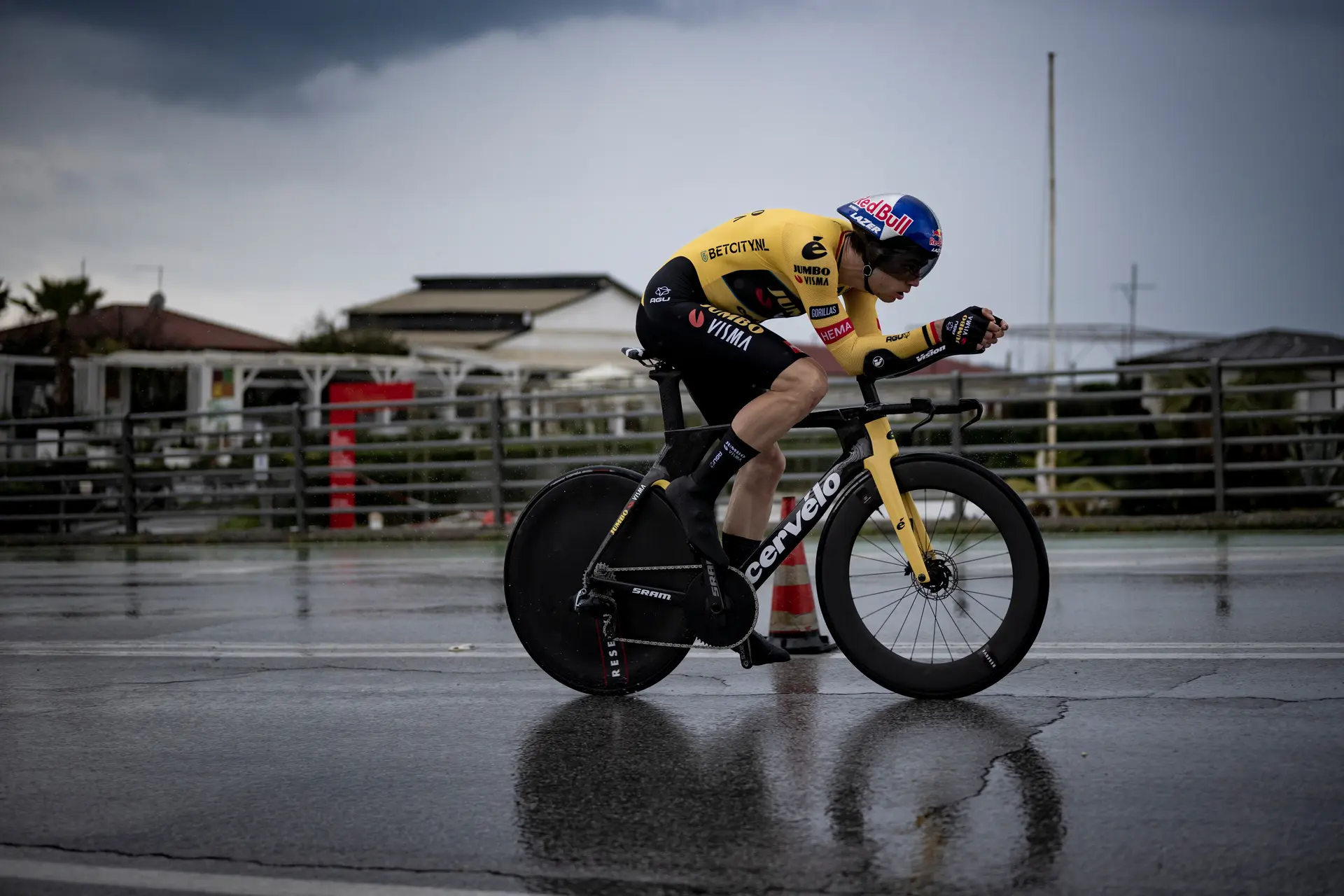 Wout van Aert to show off new time-trial position at the Tour de Suisse: "Larger riders have been given more space, so we experimented with that"