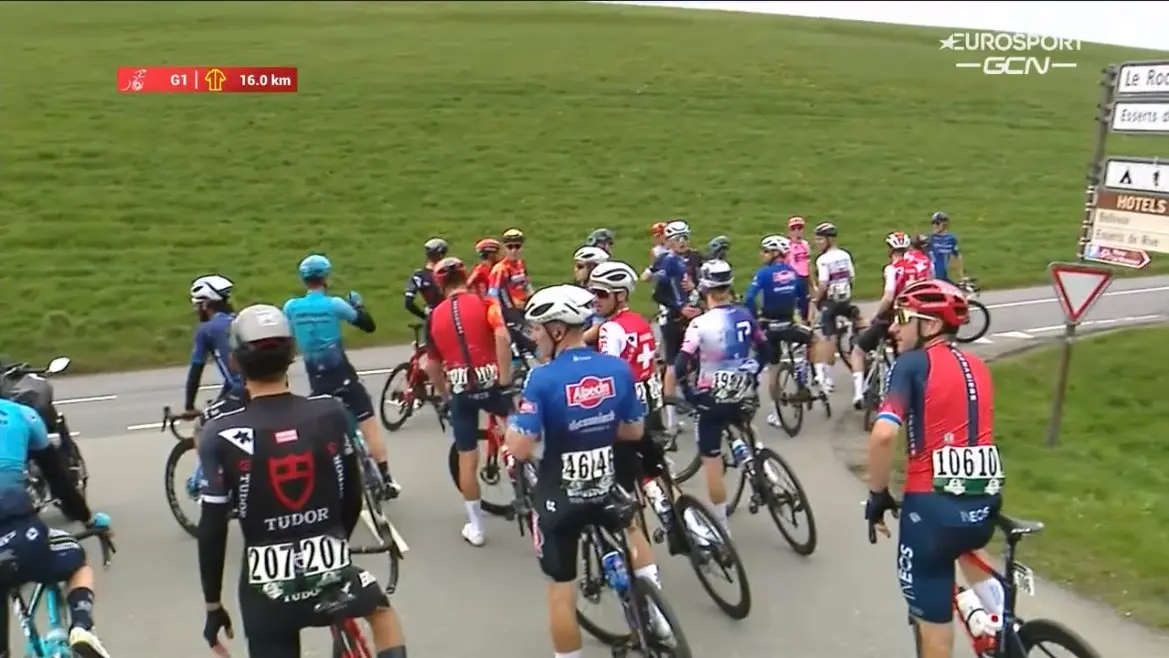 Confusion at the Tour de Romandie as riders go the wrong way