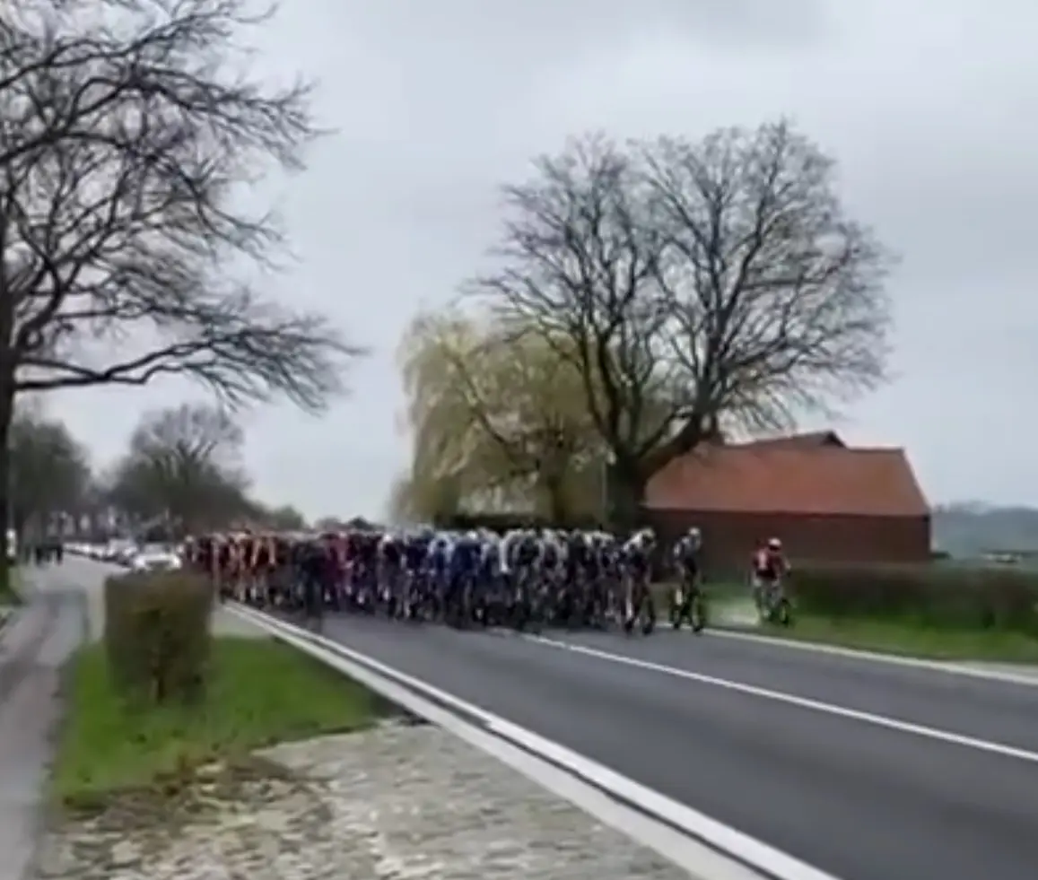 VIDEO: Fan captures first-hand view of Tour of Flanders crash