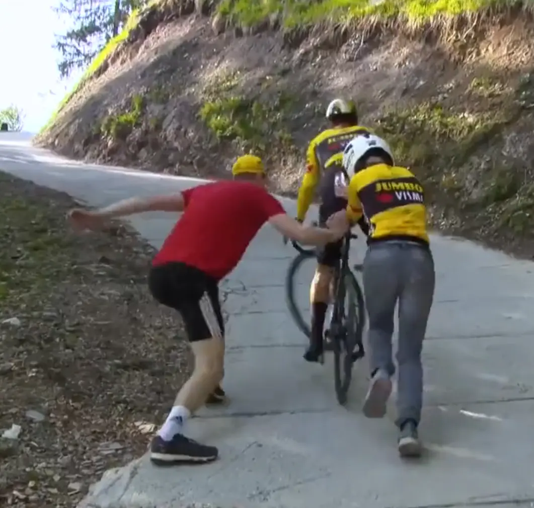Primoz Roglic and former ski teammate describe time-trial incident: "I reacted completely instinctively and tried to get him back in motion"
