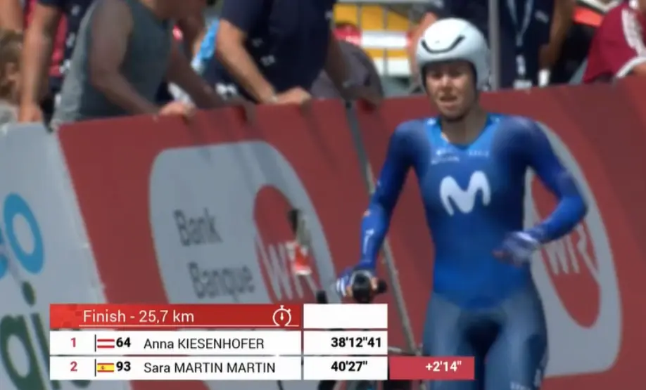 Video: Sara Martin falls in the last corner before the finish line in the Swiss time trial and has to enter with the bike on her shoulders