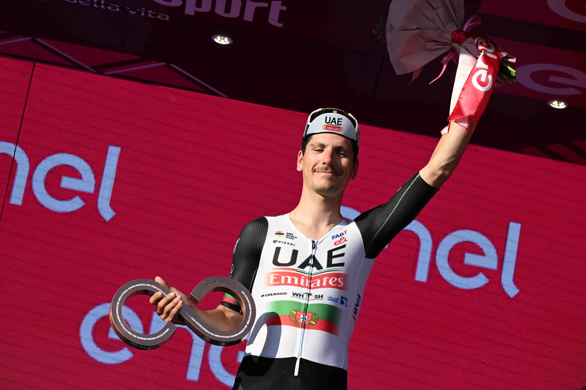 Júri & Multas 2023 Vuelta a España etapa 1 - João Almeida sofreu avaria mecânica tardia mas não perdeu tempo devido a decisão dos comissários
