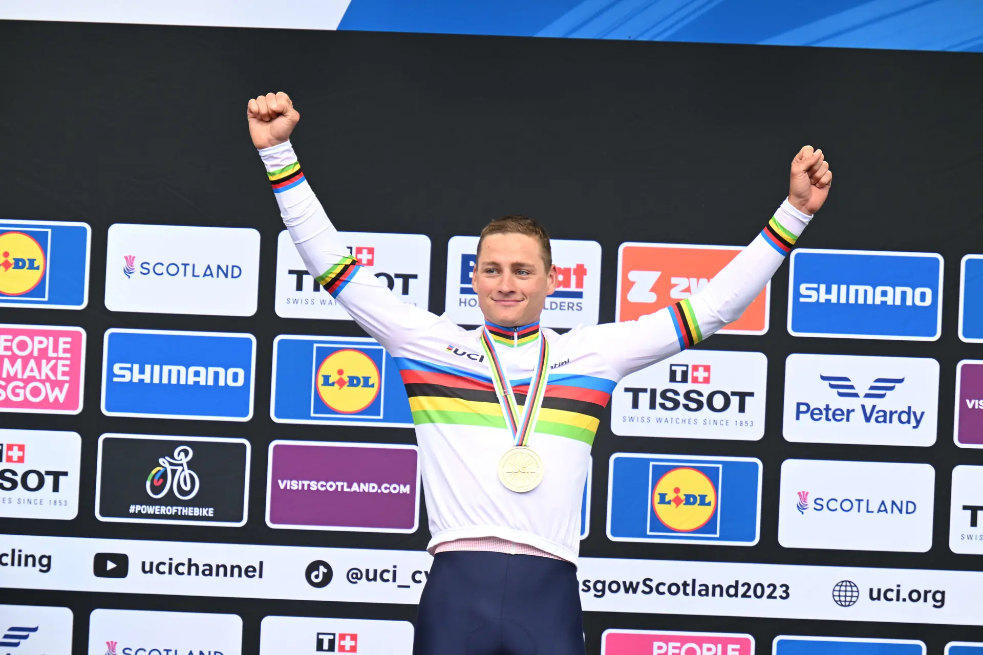 O treinador holandês confirma a ausência de Mathieu van der Poel no Campeonato da Europa: "Vamos começar com uma dinâmica diferente"