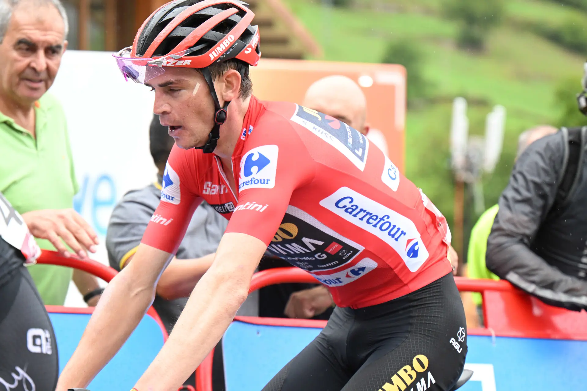 VÍDEO: Etapa 17 da Vuelta  - Roglic e Vingegaard deixam Kuss para trás nas subidas do Alto de l'Angliru